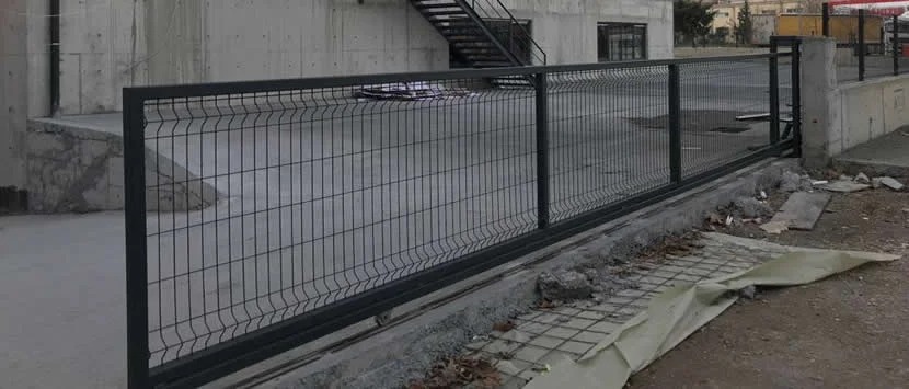 Servis kapısı
